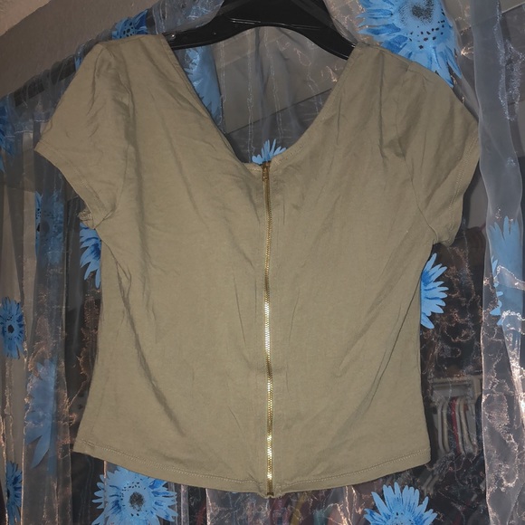 Crop top - Picture 3 of 3